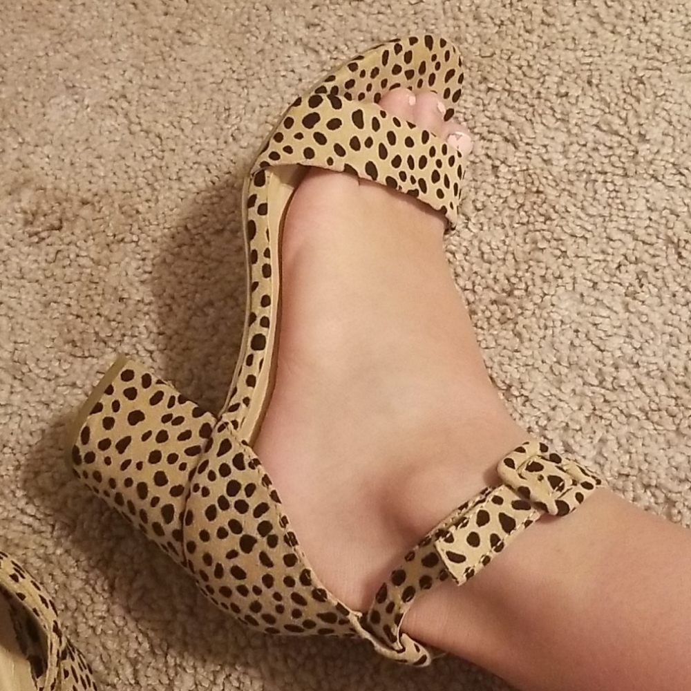 Shoes - Picture 4 of 4